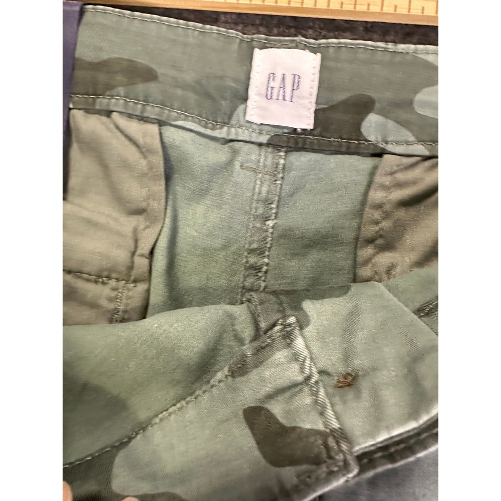 NWT Gap Green Camo Khaki Shorts Womens Size 16 Chino 5" inseam Mid Rise Stretch - Picture 13 of 16